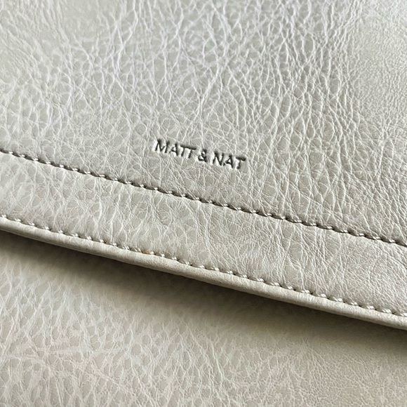 Matt & Nat square backpack - Vegan - Beige - Picture 2 of 11